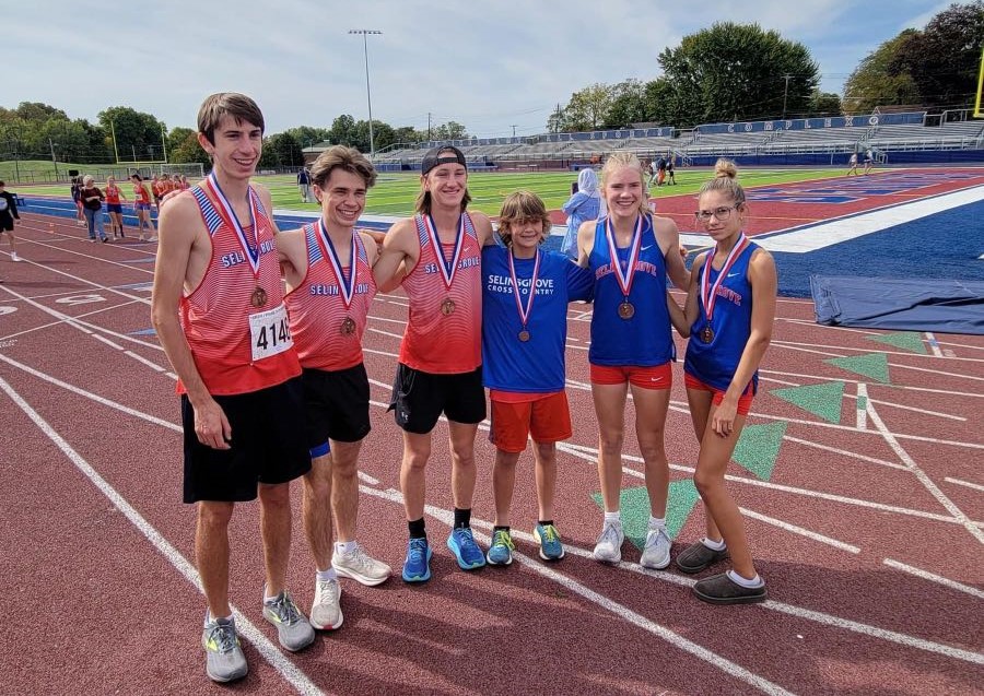 Congratulations to Seals Cross Country.  Boys Varsity Placed 3rd & 6 Runners Medaled in the PHAC Conference!